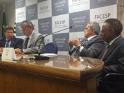 Em encontro de Associações Comerciais, especialistas defendem urgência das reformas política e tributária