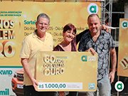 Dona de casa ganha Mil Reais na promoção da ACIMG