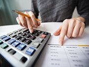 Varejo cresce 2,6% no mês passado e 2,8% no acumulado janeiro-agosto, informa Associação Comercial de SP