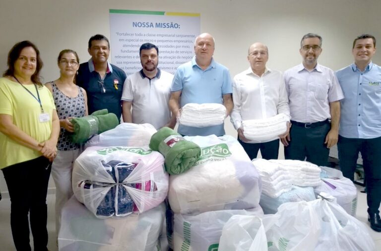 ACE entrega doações da Campanha do Agasalho