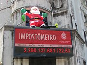 Impostômetro: valor pago em tributos pelos brasileiros chega a R$ 2,3 trilhões nesta quarta às 22h30