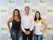 Presidente da ACISC parabeniza ganhadoras dos automóveis na promoção de Natal