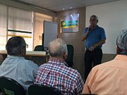 Associação Comercial discute ampliação de vagas de estacionamento rotativo com comerciantes