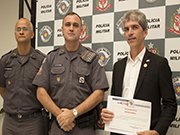 Presidente da Associação Comercial e Industrial de Mococa recebe homenagem da Policia Militar de SP