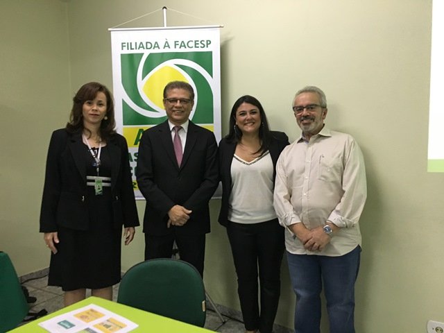 Jornalista fala sobre vida e saúde em happy  realizado em parceria da ACIAR com UNIMED