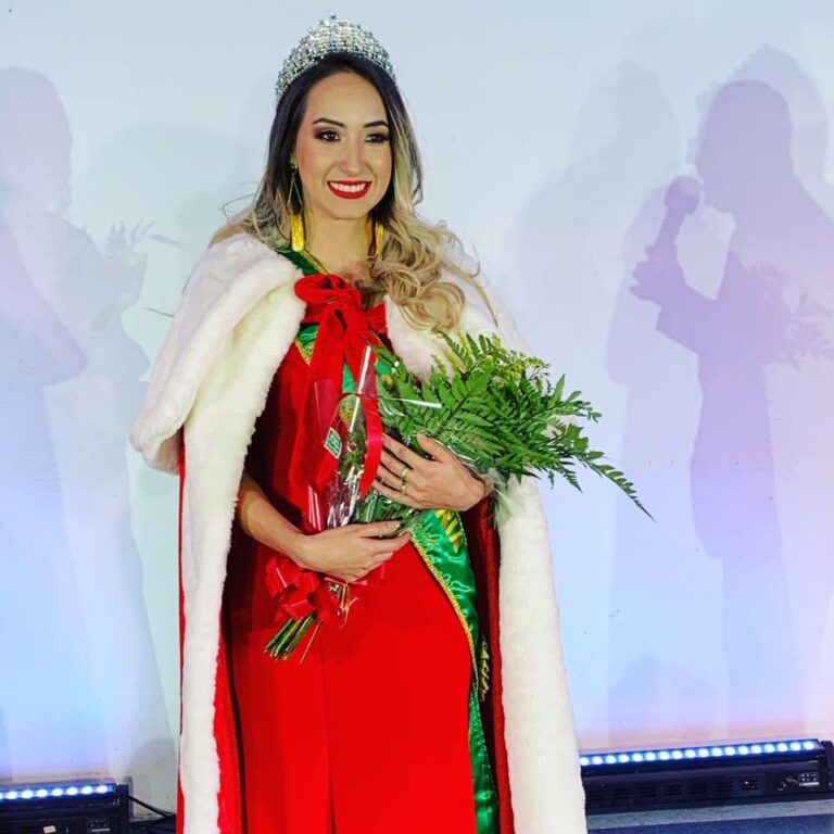Michele Machado é eleita MISS Comerciária 2019