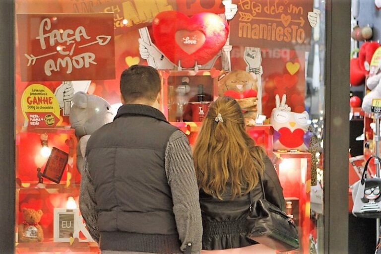 Lojas em Pompéia fecham somente no dia 20