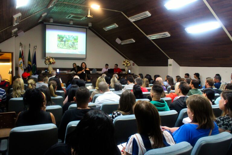 ACISC realiza palestra ‘Mudar ou Morrer: entenda a era do cliente conectado’