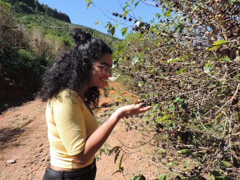 Alunos do Curso de Classificação e Degustação visitam fazenda de café no interior de São Paulo