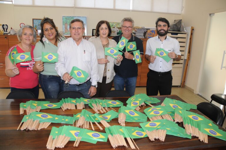 Acipi comemora Semana da Pátria em ato de civismo