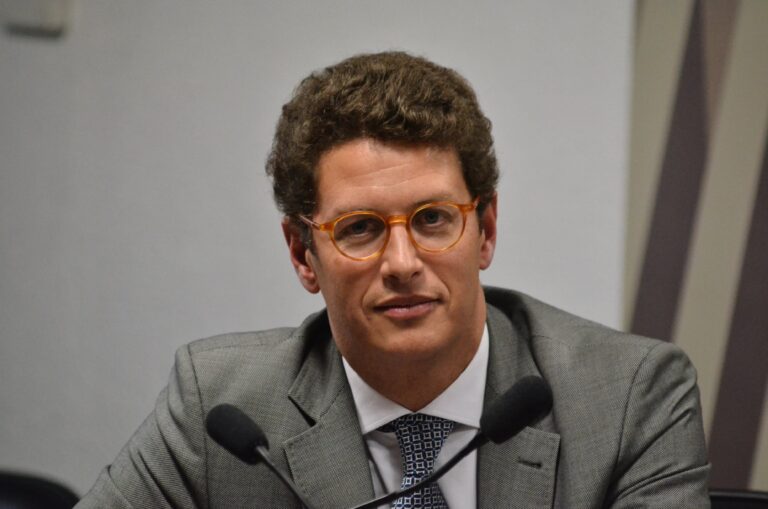 É preciso um modelo de preservação conciliado ao desenvolvimento econômico, diz ministro na ACSP