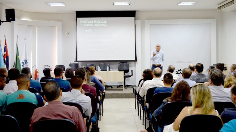 ACIF reúne empresários e autoridades para discutir a segurança no Centro de Franca