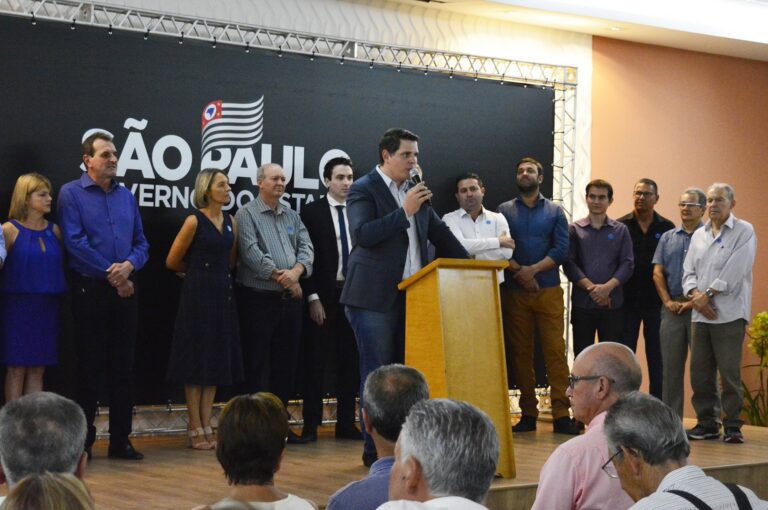 Acico recebe governador em exercício