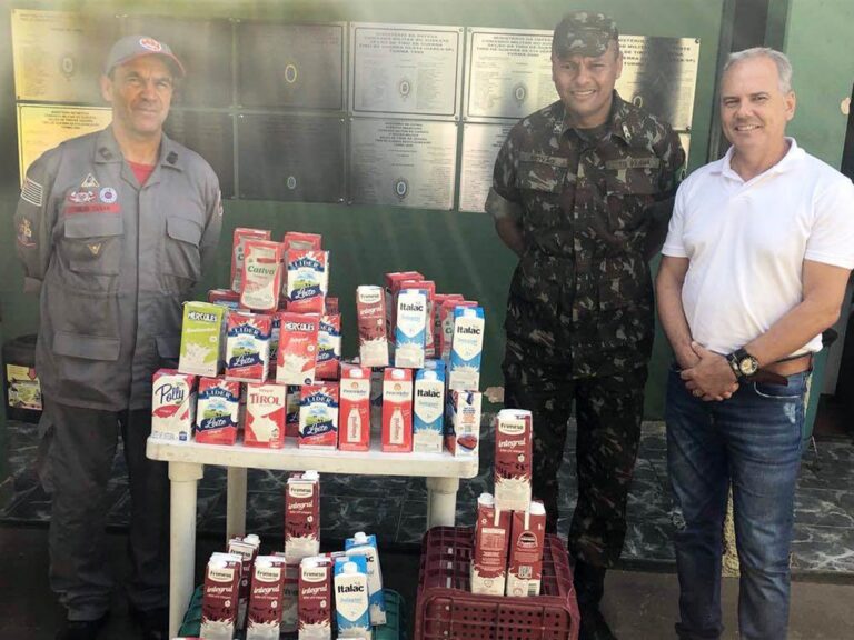 Acig realiza doação de leite para Tiro de Guerra em Garça