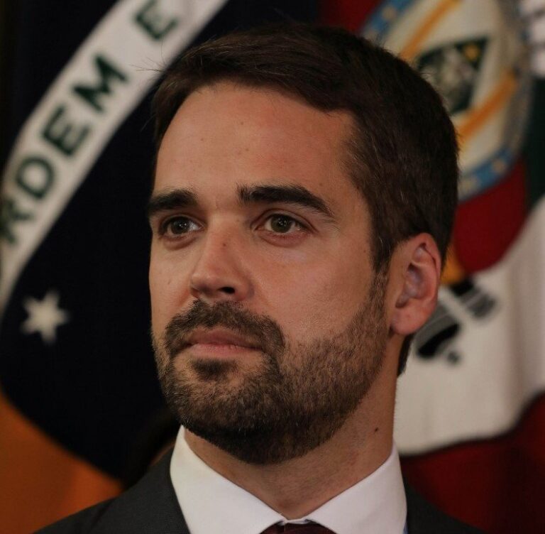 “Crise no RS passa pelo governo, mas não é doEstado”, diz Eduardo Leite na ACSP