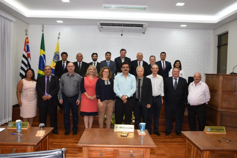Câmara Municipal homenageia ACE de Pompeia