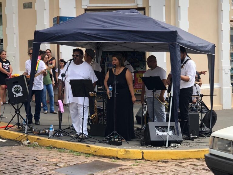 Tributo a Tim Maia movimenta ruas de comércio no centro de Mococa
