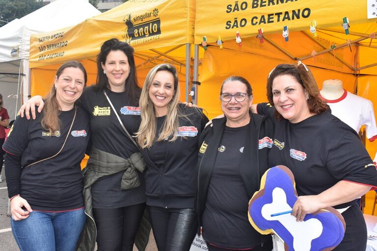 Cãominhada reúne amantes de pets