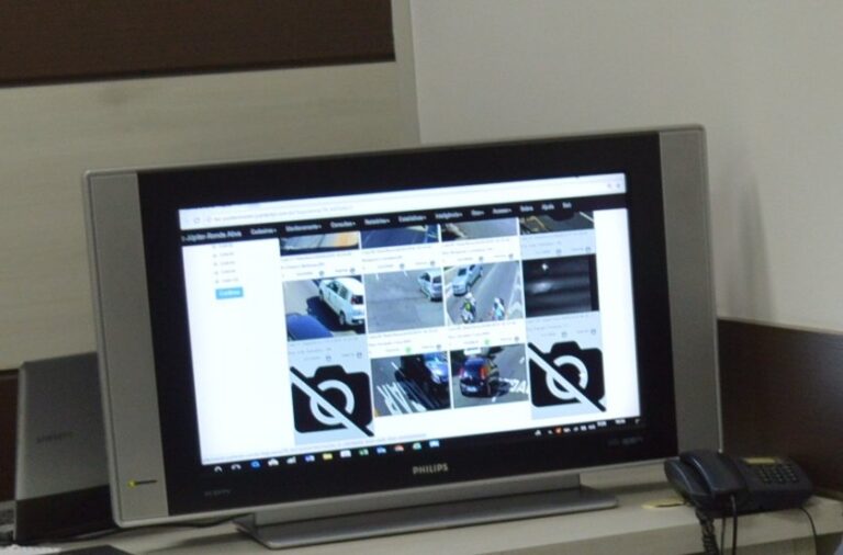 Câmeras do Sistema Detecta auxiliam a PM na prisão de quatro homens