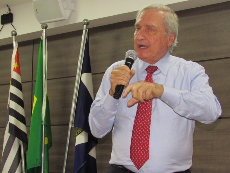 Metade da população aprova a criação de Imposto Único