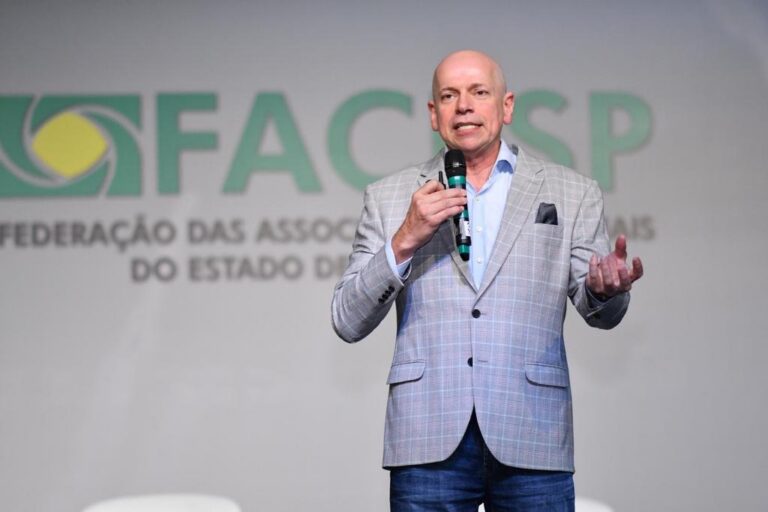 Karnal: “Empresas não devem ficar imóveis ou podem desaparecer”