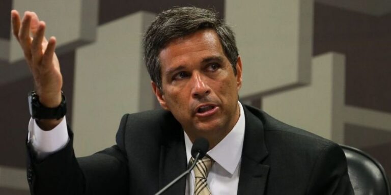 Oferta de microcrédito vai crescer, diz presidente do BC