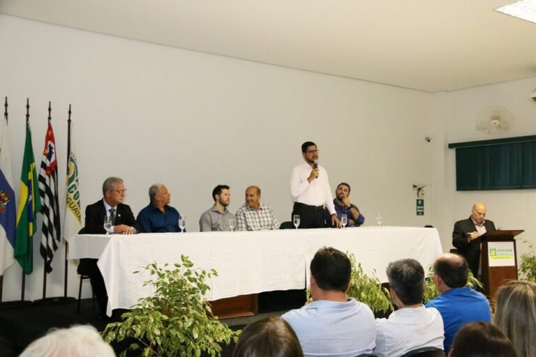 Lucas Gallina assume a presidência da Associação Comercial e Empresarial de Caraguatatuba