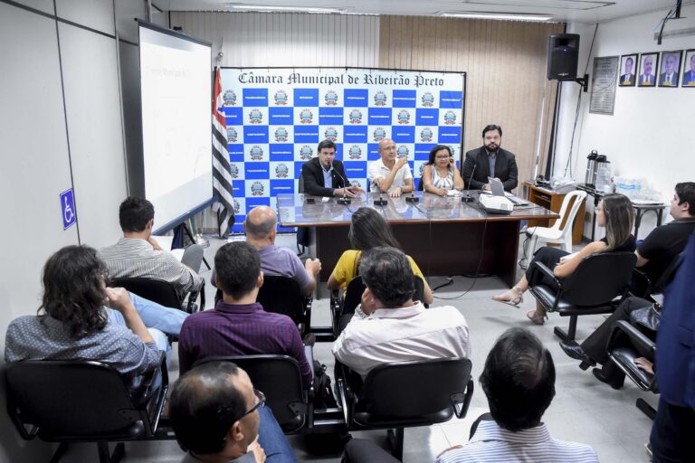 Comitê de Transparência da sociedade civil aponta diretrizes para Câmara Municipal