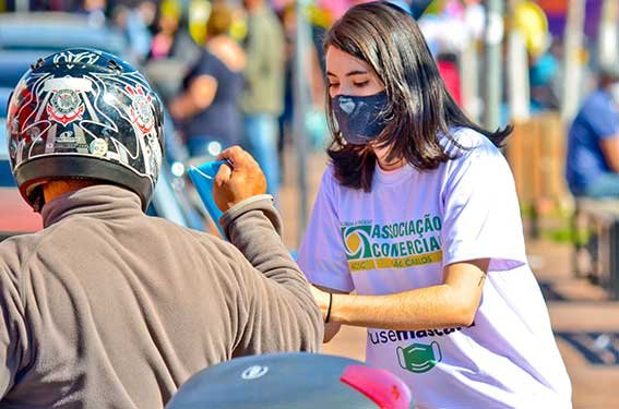 ACISC distribui 5 mil máscaras à população são-carlense