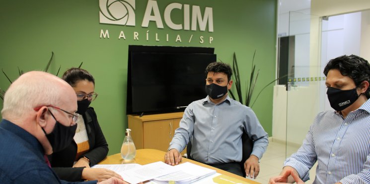 Adriano Martins permanece mais uma gestão na presidência da ACIM Marília