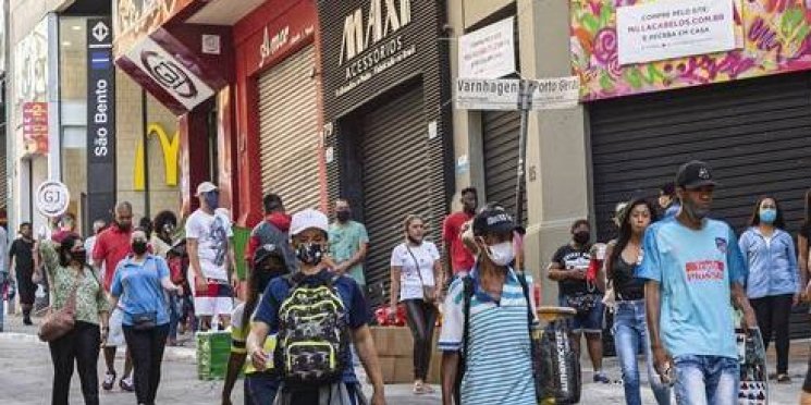 Vendas no comércio despencam em janeiro