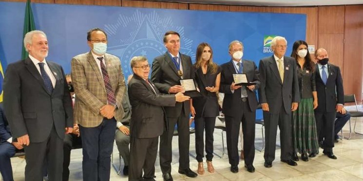 Bolsonaro e Guedes garantem manutenção de medidas até a total vacinação da população