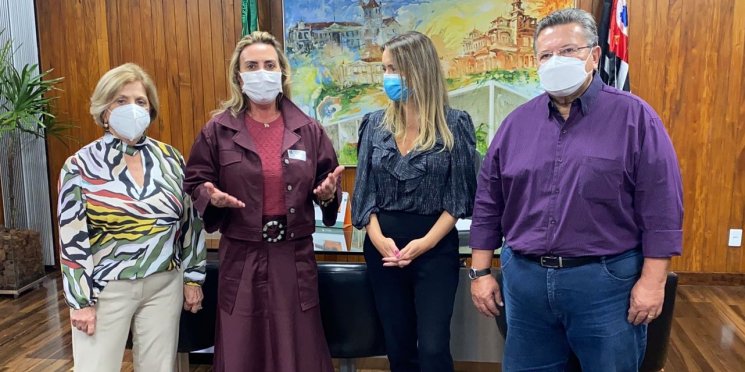 Sinal Vermelho Contra a Violência Doméstica: CMEC vai expandir campanha de defesa das mulheres