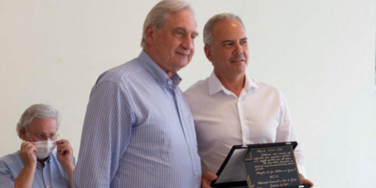 Presidente da Facesp visita ACIG Garça e é homenageado