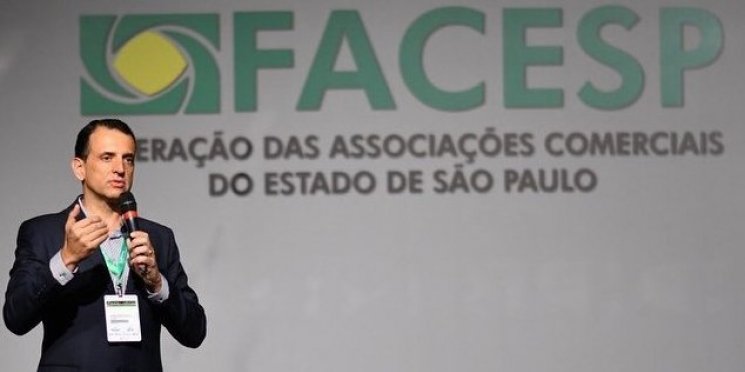 Bertaiolli destaca a revolução pela qual passa o sistema de Associações Comerciais