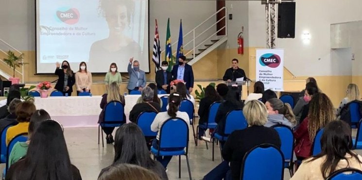 Presidente do CMEC visita Capão Bonito e conversa com empreendedoras; cidade contará com o projeto Menina Mulher