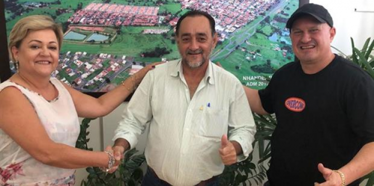 Prefeitura firma contrato com a ACIN Nhandeara para uso de Cartão ACCredito Convênio