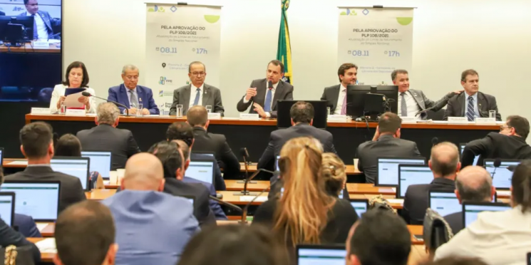 Com apoio do setor produtivo, projeto que atualiza o teto do Simples está pronto para ser votado em plenário