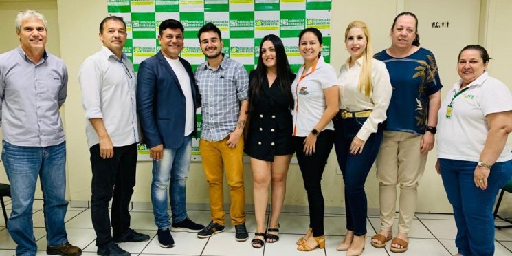 Facesp apresenta serviços para nova diretoria da ACE