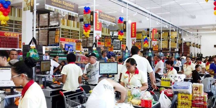 Rede de Associações Comerciais lamenta restrições ao funcionamento de supermercados e lojas nos feriados