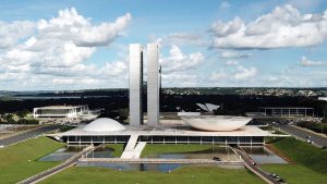 Senado atende pedido da Rede de Associações Comerciais e adia votação do fim da escala 6X1
