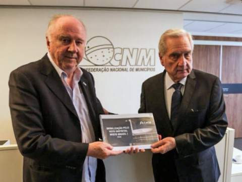 Associações Comerciais e Confederação Nacional de Municípios discutem voto distrital misto
